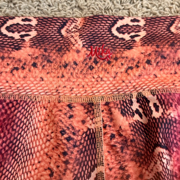 Mika yoga Vibrant Snake Print Leggings - Picture 5 of 5